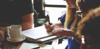 Jak zbudować zespół w pracy?