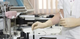 Jak nieergonomiczne stanowisko pracy wpływa na pracownika?